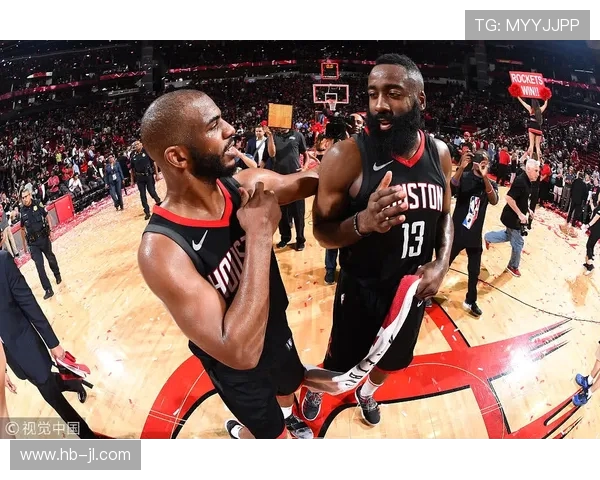 NBA火箭队主场地板特效设计解析与风格探讨